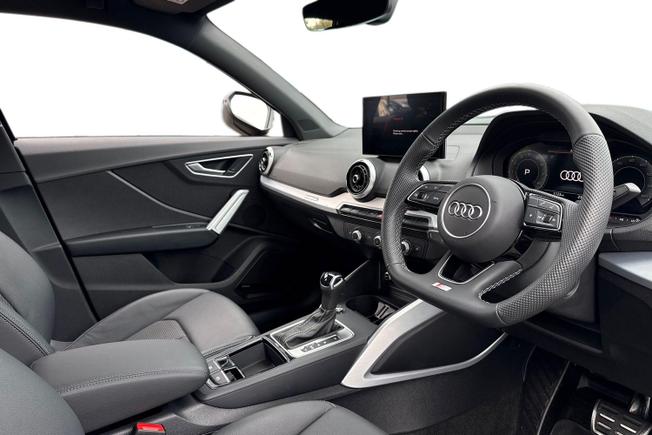 Audi Q2 Photo 6