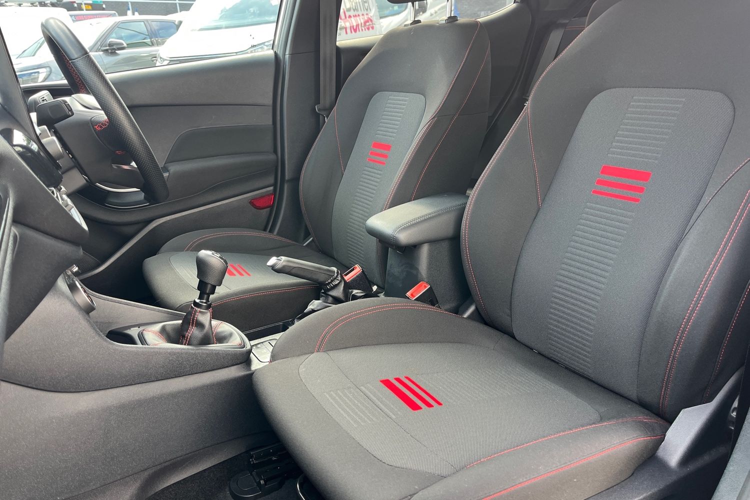 Ford Fiesta Photo 18