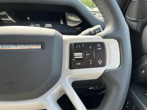 Land Rover Defender 110 Photo autoimg-d3f23451bb37730e1fb1f7fd84374b7c9d8bb6af.jpg