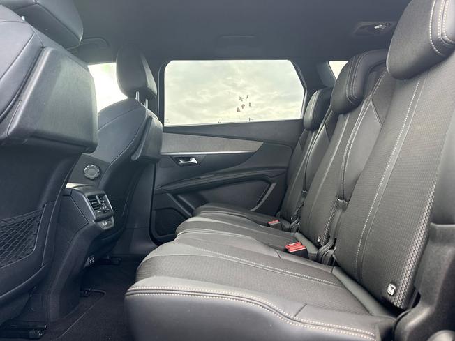 PEUGEOT 5008 Photo 44