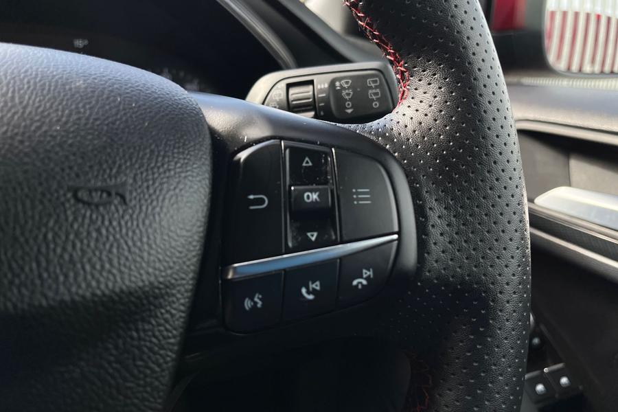 Ford FOCUS Photo autoimg-d40010567fde5fb3e1f6826aca4aeef0edcb408b.jpg