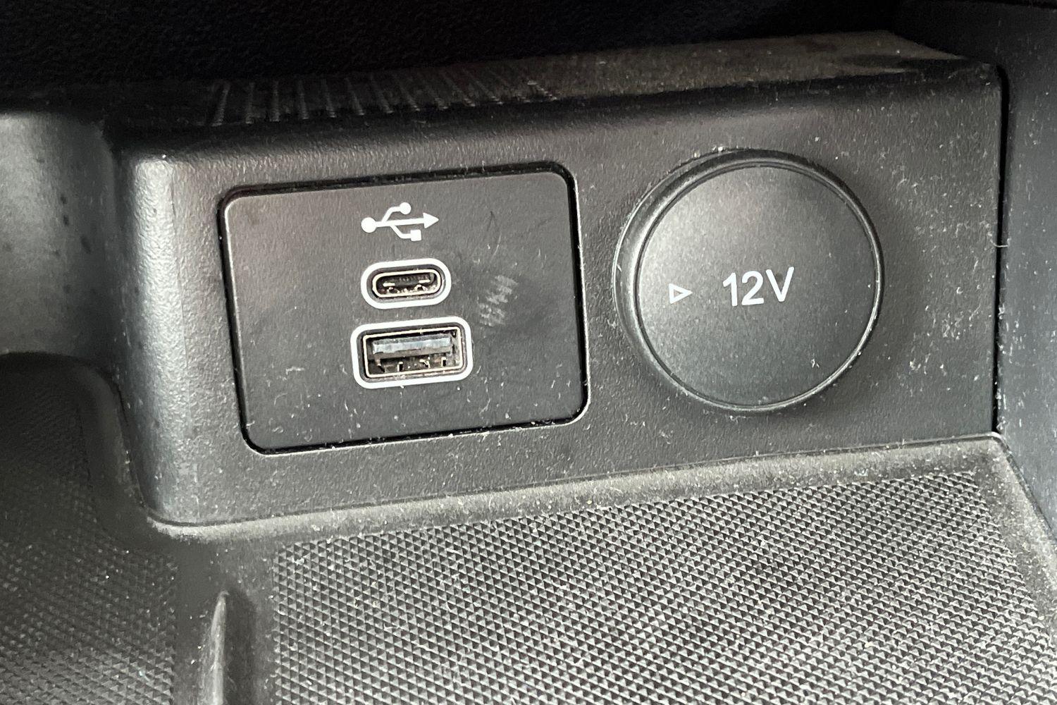 Ford KUGA Photo 23