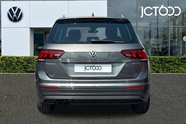 VOLKSWAGEN Tiguan Photo 7