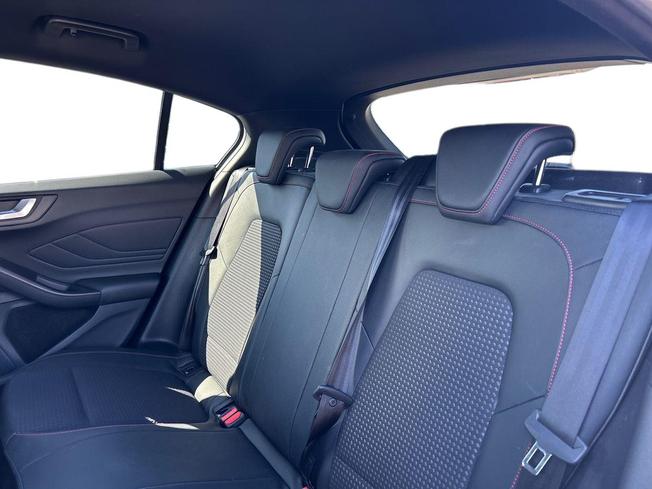 Ford Focus Photo 9