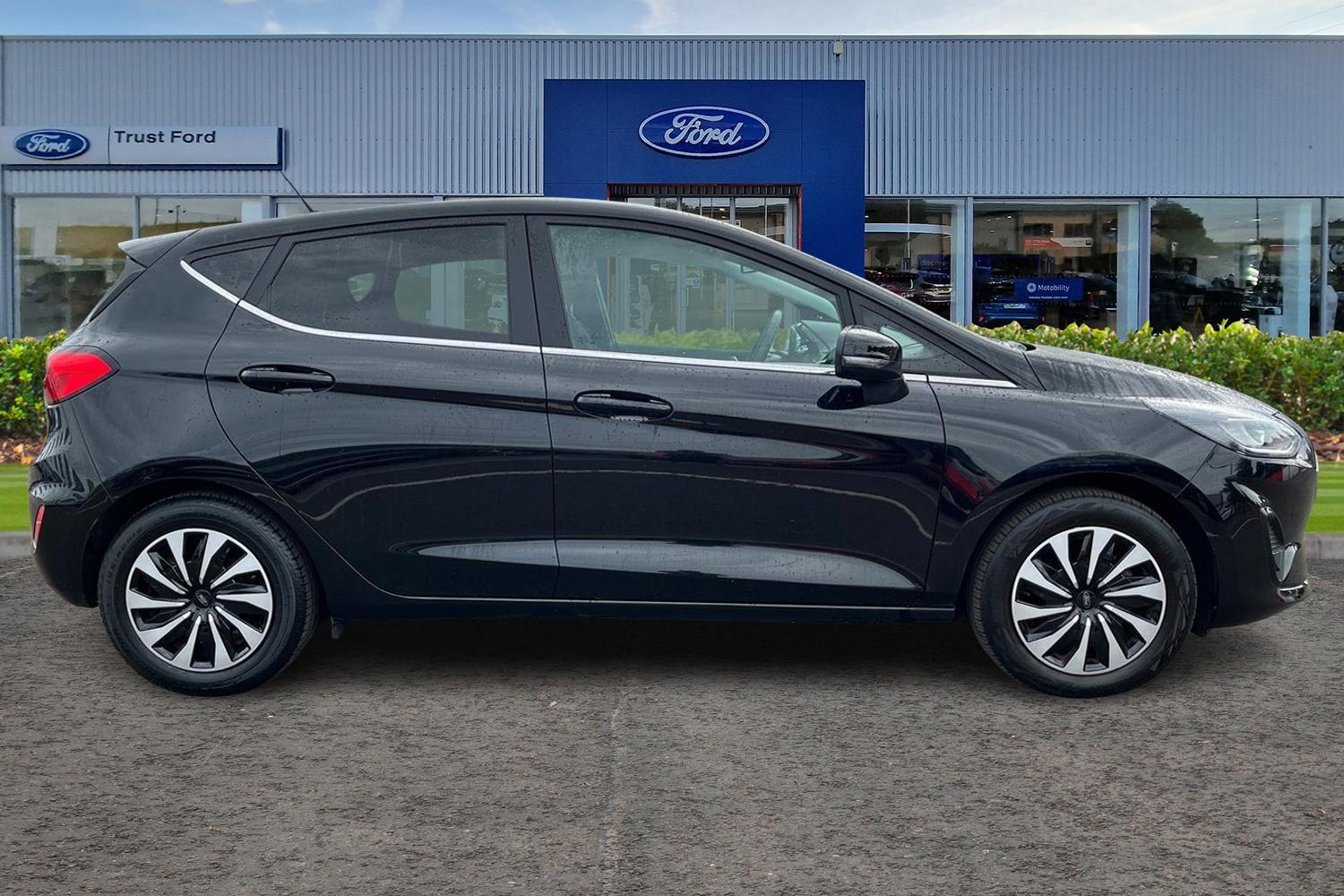 Ford Fiesta Photo 2