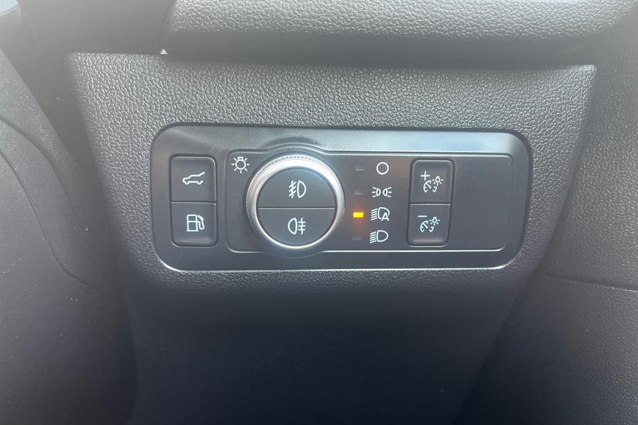 Ford KUGA Photo autoimg-d4142430f11a99fd0fd9c9ca7028a6f95dfc4097.jpg