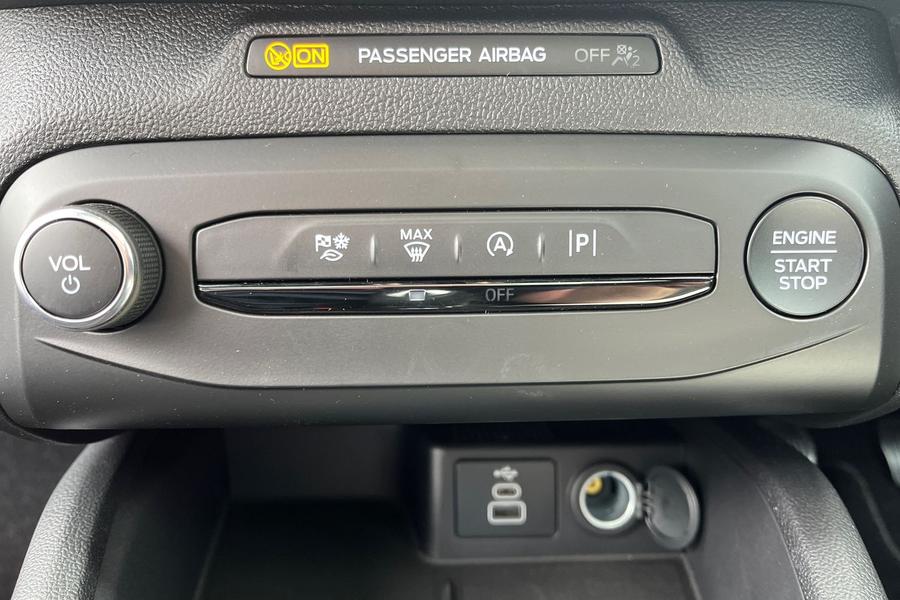 Ford FOCUS Photo autoimg-d41530188c0c44ac8cddf79bdd1fcd56bbd340de.jpg
