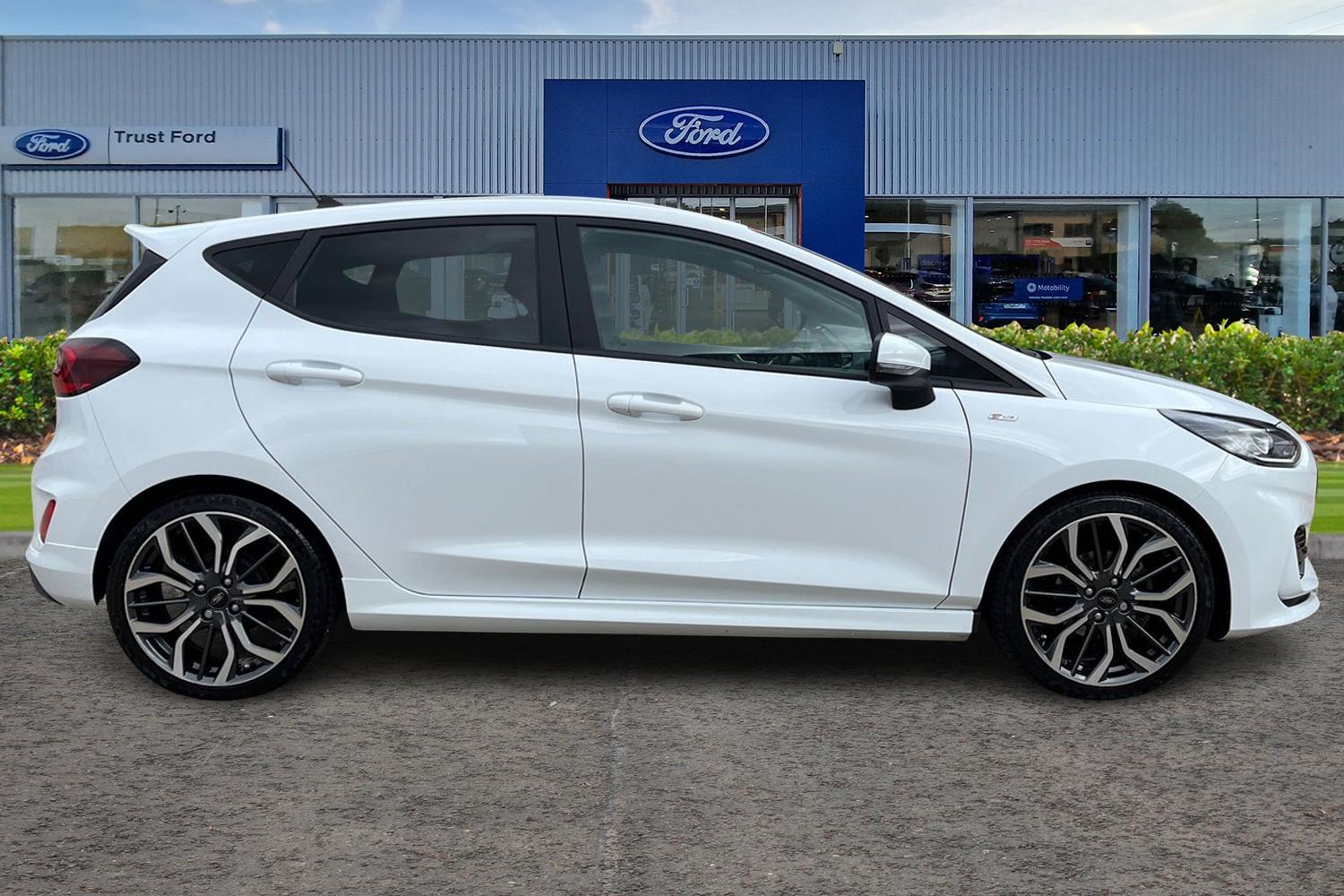 Ford Fiesta Photo 2