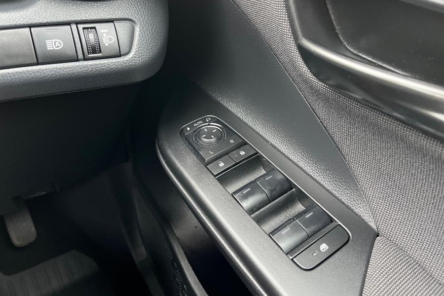 Toyota C-HR Photo autoimg-d41612f8b61de3f8b87d5a62ed8bbcb3f229ad5c.jpg