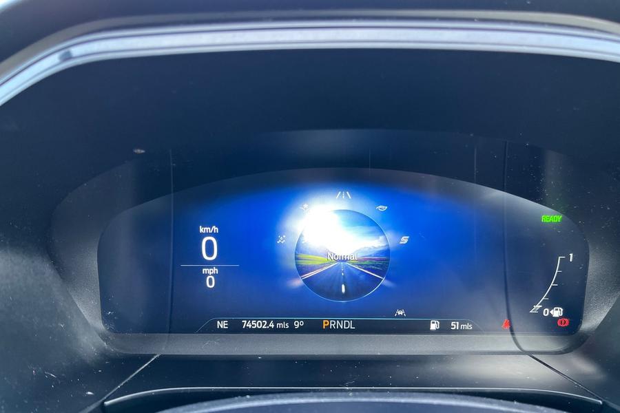 Ford KUGA Photo autoimg-d41c346e5ab644316f2c06cc149b12c5f69dbfb6.jpg