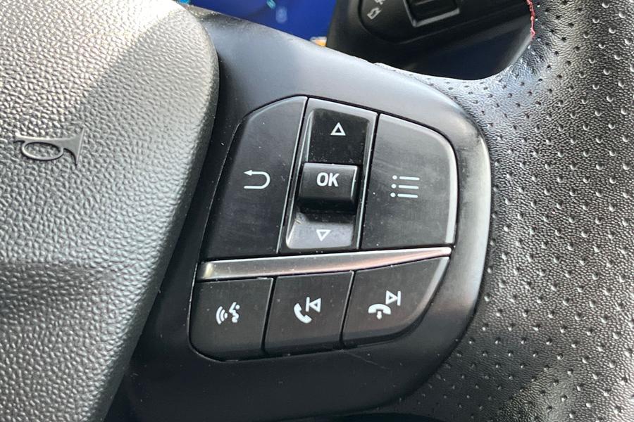 Ford FIESTA Photo autoimg-d41c6d9e0b4081bd19595ad0e5c69de482422640.jpg