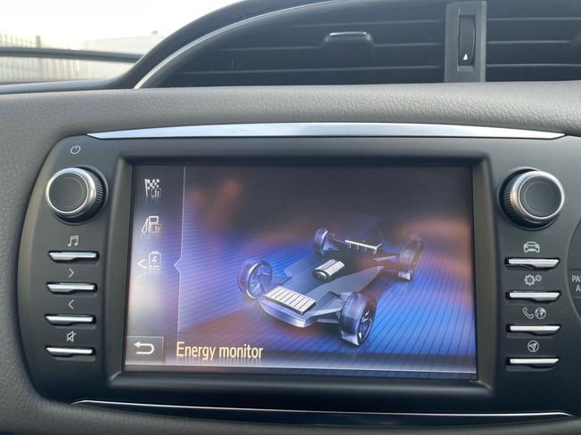 TOYOTA Yaris Photo 28