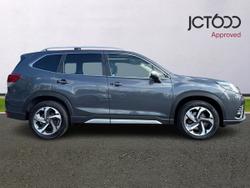 SUBARU Forester Photo 4