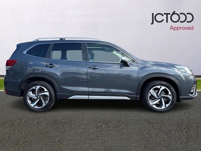 SUBARU Forester Photo 4