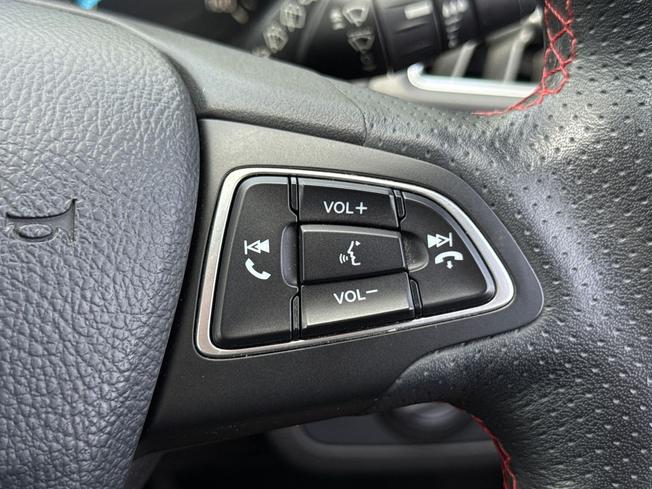 FORD Kuga Photo 17