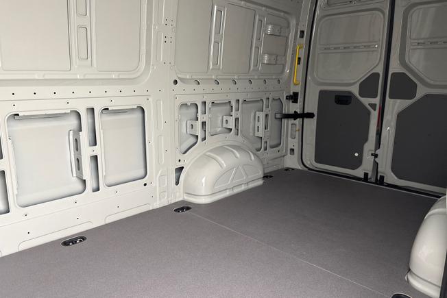 VOLKSWAGEN Crafter Photo 9