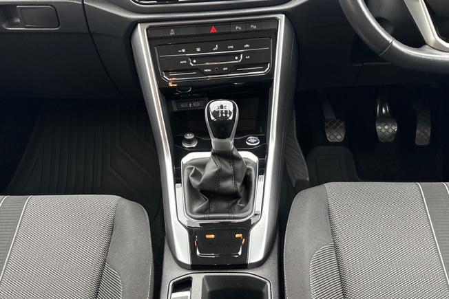 VOLKSWAGEN T-Roc Photo 36