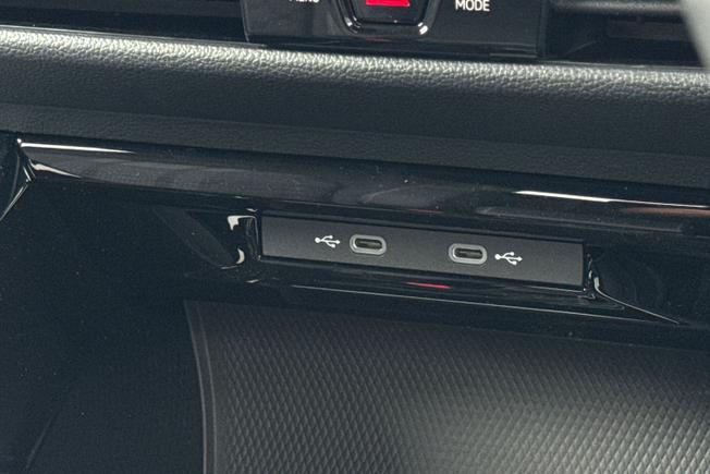 VOLKSWAGEN Golf Photo 24