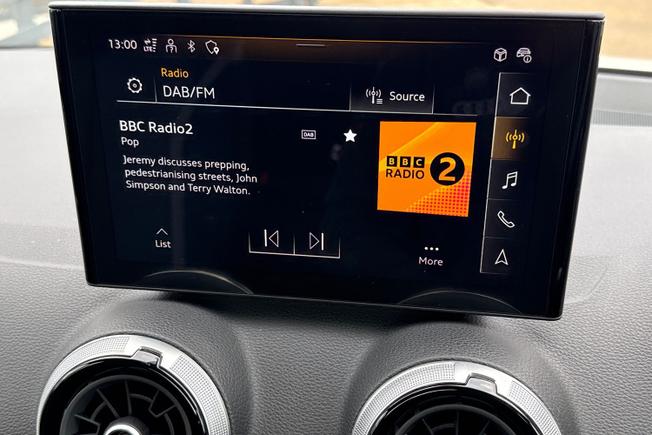 AUDI Q2 Photo 14