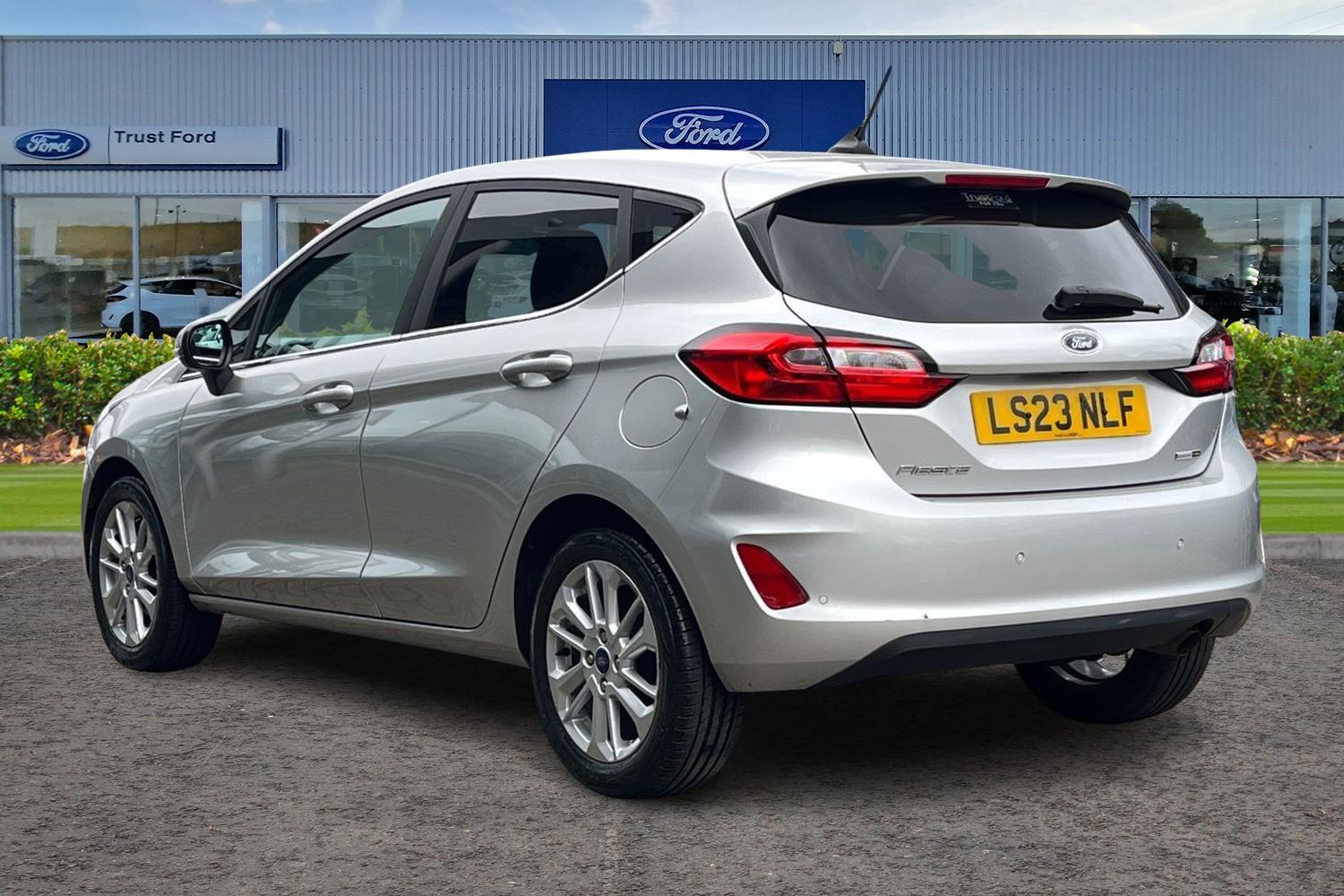 Ford Fiesta Photo 1