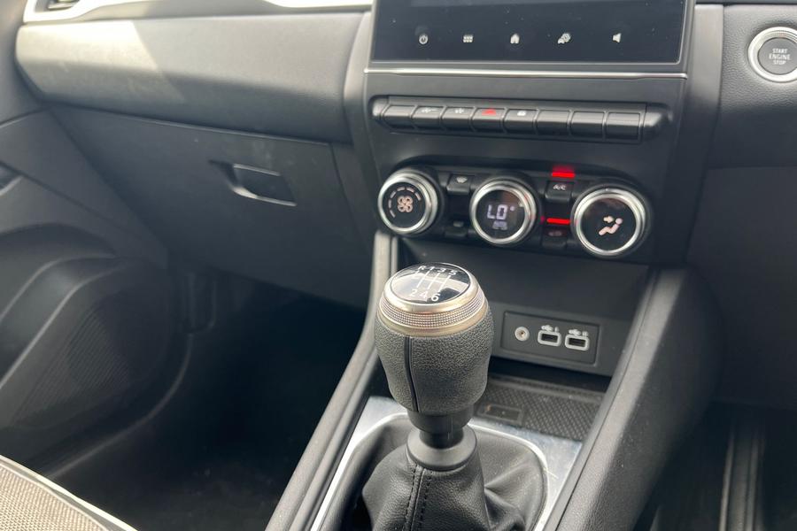 Renault CAPTUR Photo autoimg-d439aff9297a9b1d2b960a8273176bd9bf7e5378.jpg