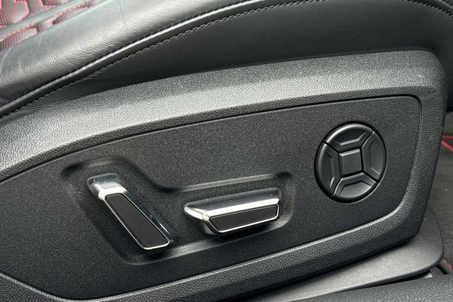AUDI RS6 Avant Photo 34