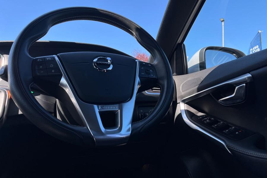 Volvo V40 Photo autoimg-d43c11dfb8473c982e70d51660e4336ac51afc3e.jpg