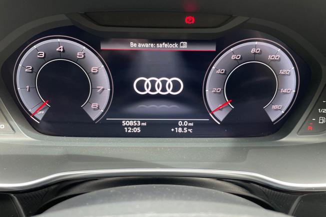 AUDI Q3 Photo 15