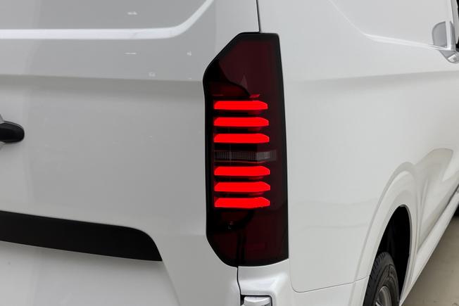 VOLKSWAGEN Transporter Photo 18