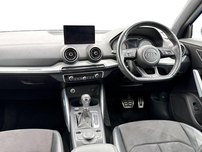 AUDI Sq2 Photo 11