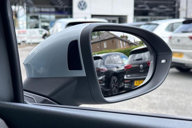 VOLKSWAGEN Golf Photo 38