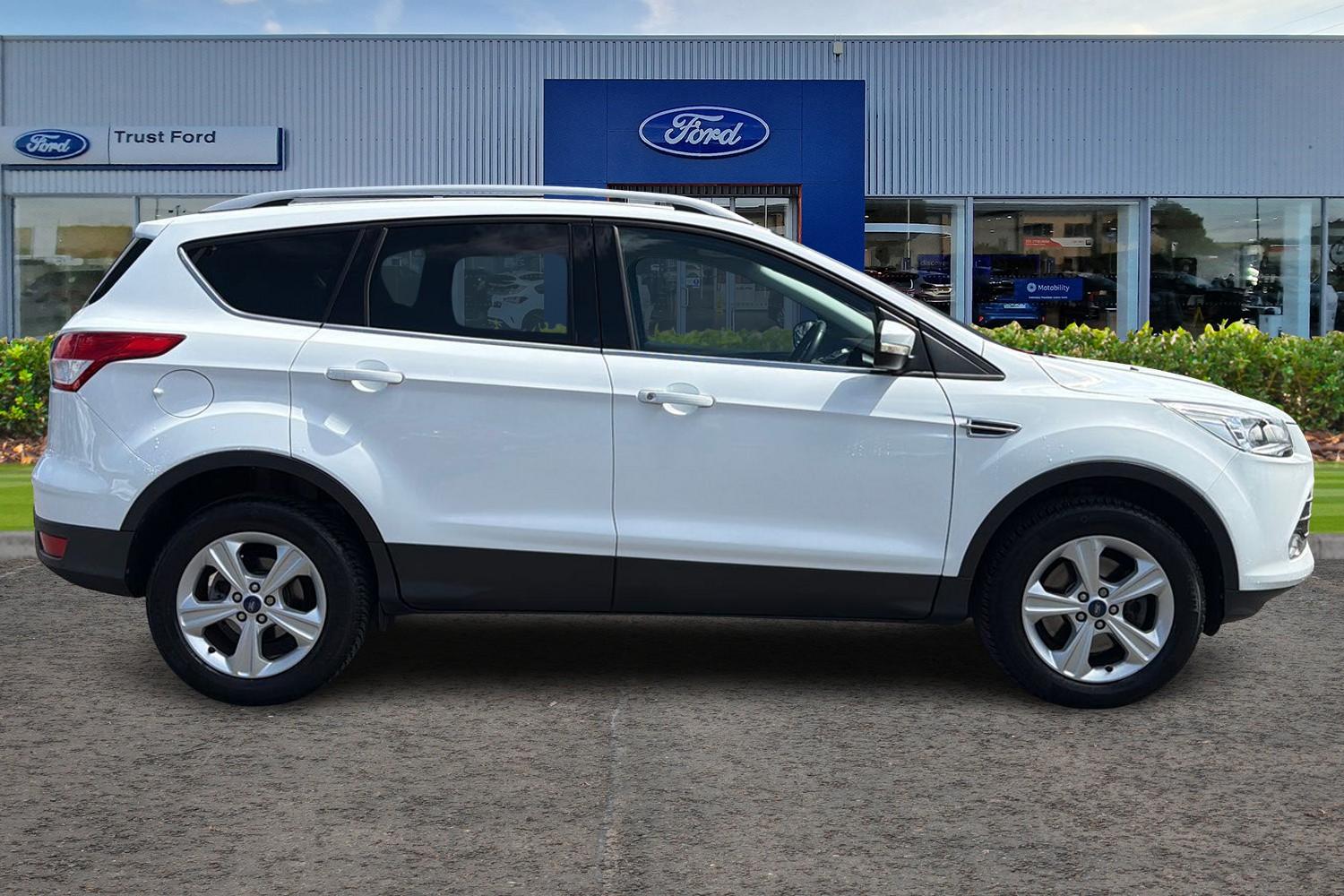 Ford KUGA Photo 2