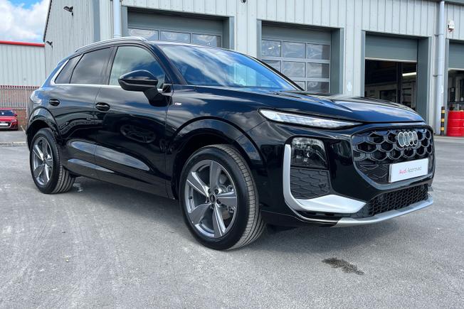 AUDI Q3 Photo 47