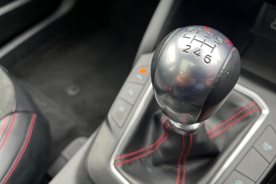 Ford KUGA Photo autoimg-d446eb526ea1464740e258e66932c25ebb0c313c.jpg
