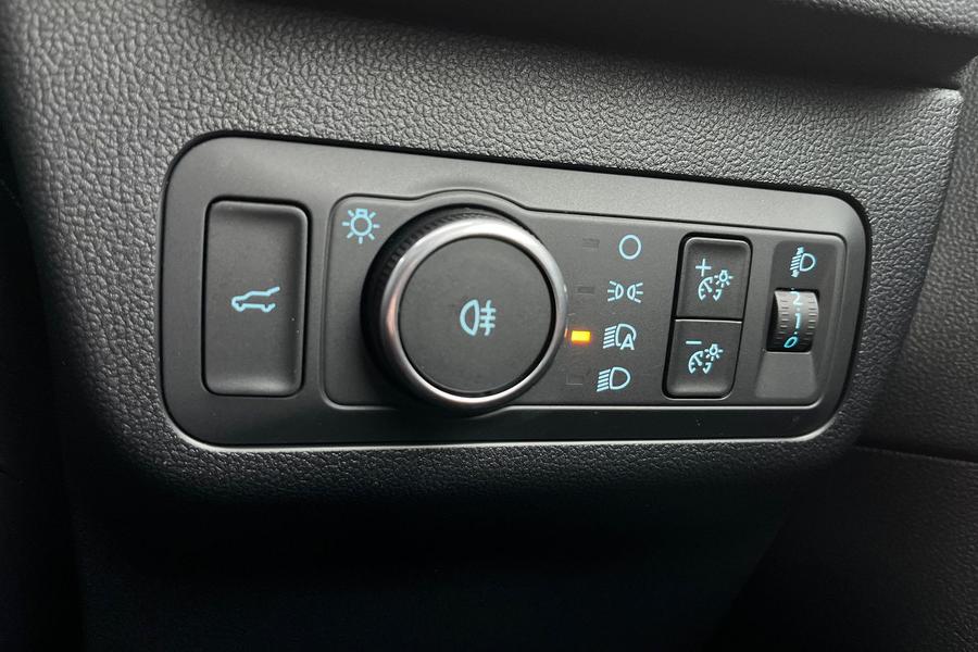 Ford Kuga Photo autoimg-d44f92d20297371983494d79664bb2ffc4992a65.jpg