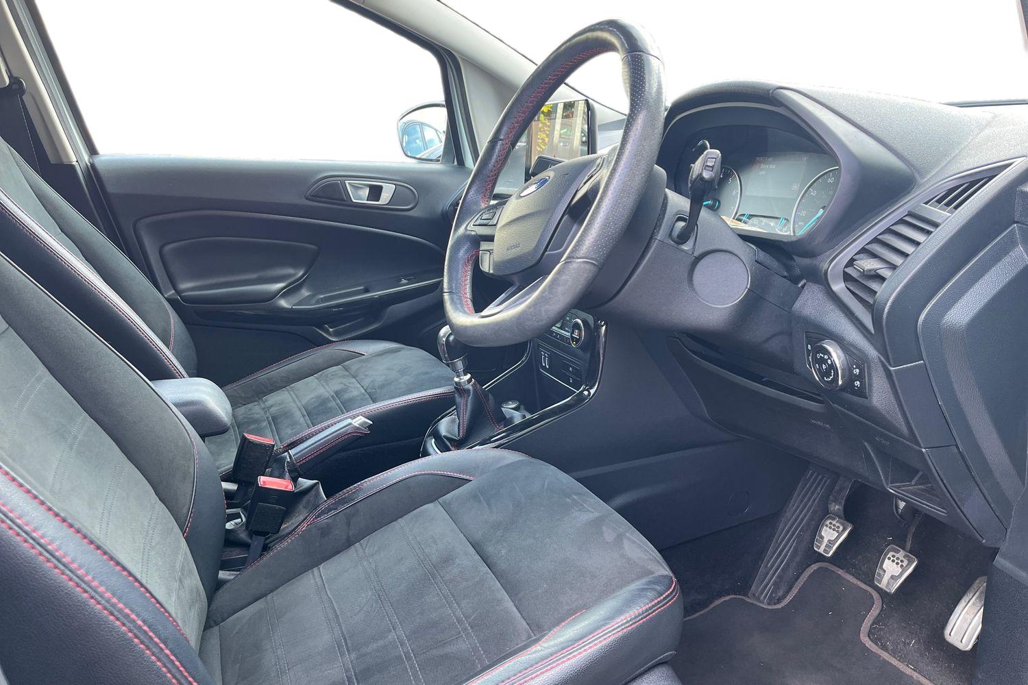 Ford ECOSPORT Photo 8