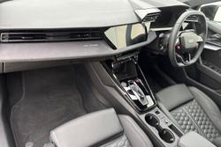 AUDI RS3 Photo 2