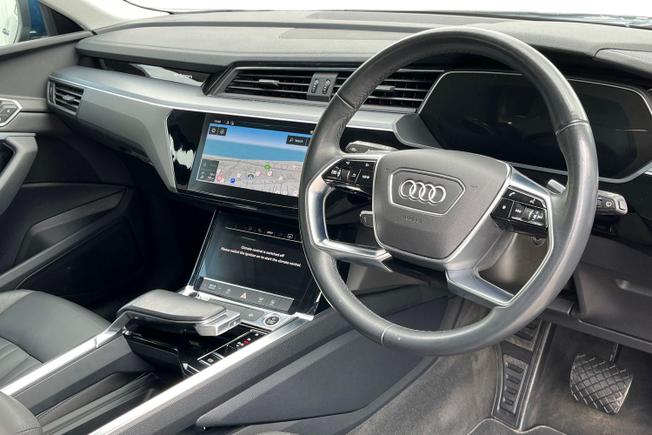 Audi e-tron Photo 6