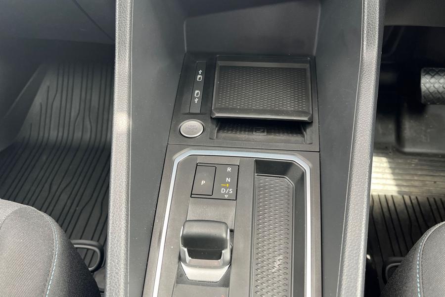 Ford TRANSIT CONNECT Photo autoimg-d456dc3e618898d53fce61be4c90d82e364075fb.jpg