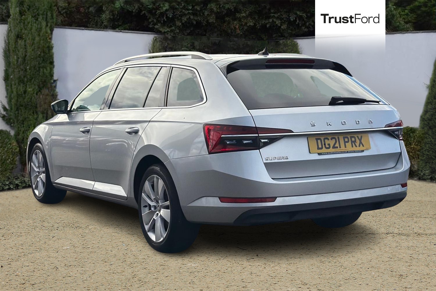 Skoda Superb Photo 1