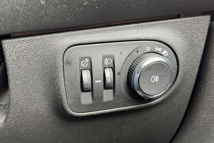Vauxhall CORSA Photo autoimg-d45b98457705ee31c7f0d1bfa40953015a3e6726.jpg