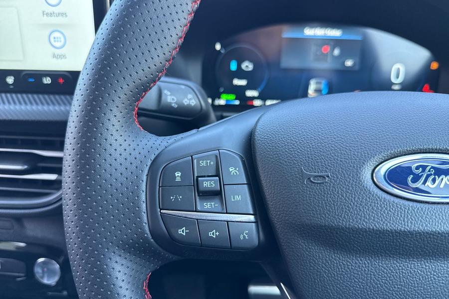 Ford Kuga Photo autoimg-d461e296d838fdd1472e29218ca60f621f645f20.jpg