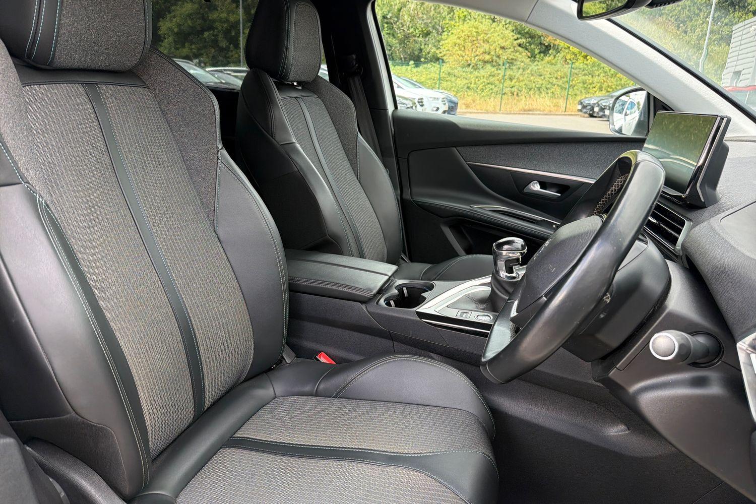 Peugeot 5008 Photo 16