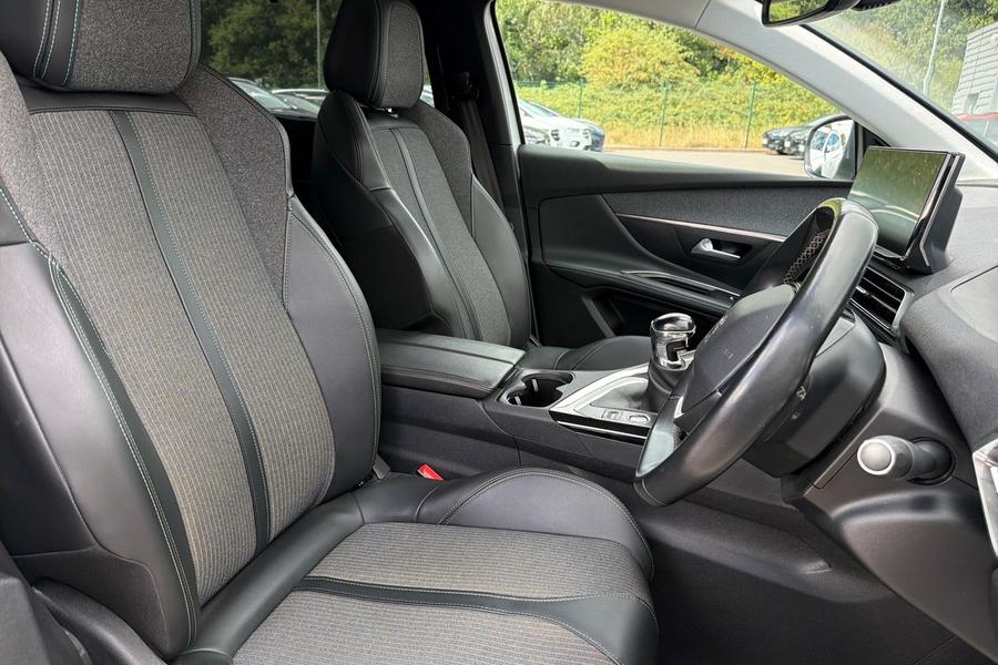 Peugeot 5008 Photo autoimg-d462a0c1be8f750a44d8acd972cc45aed791abf9.jpg