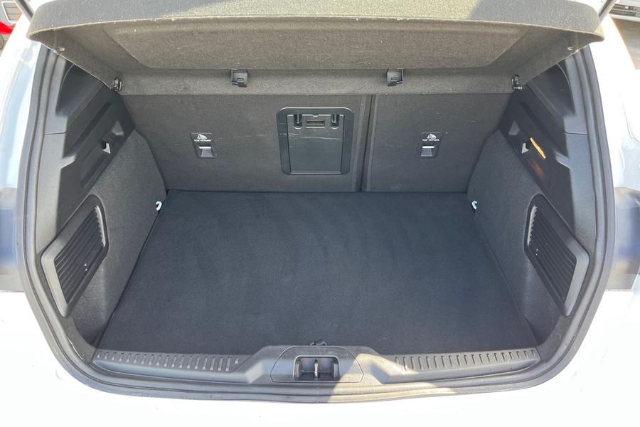 Ford FOCUS Photo autoimg-d467e1dc36c9219c702f868c63361f17370232ed.jpg