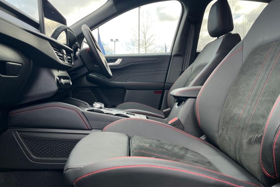 Ford KUGA Photo autoimg-d46a3b2533a0996fc57631ecbf39236204d53ba4.jpg