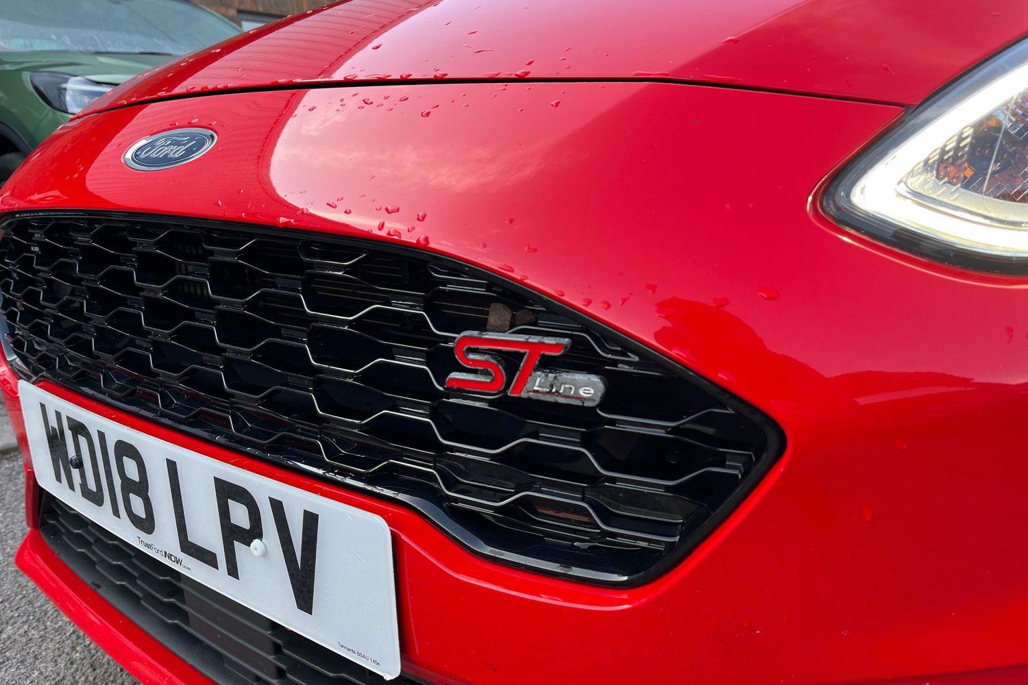 Ford FIESTA Photo 37