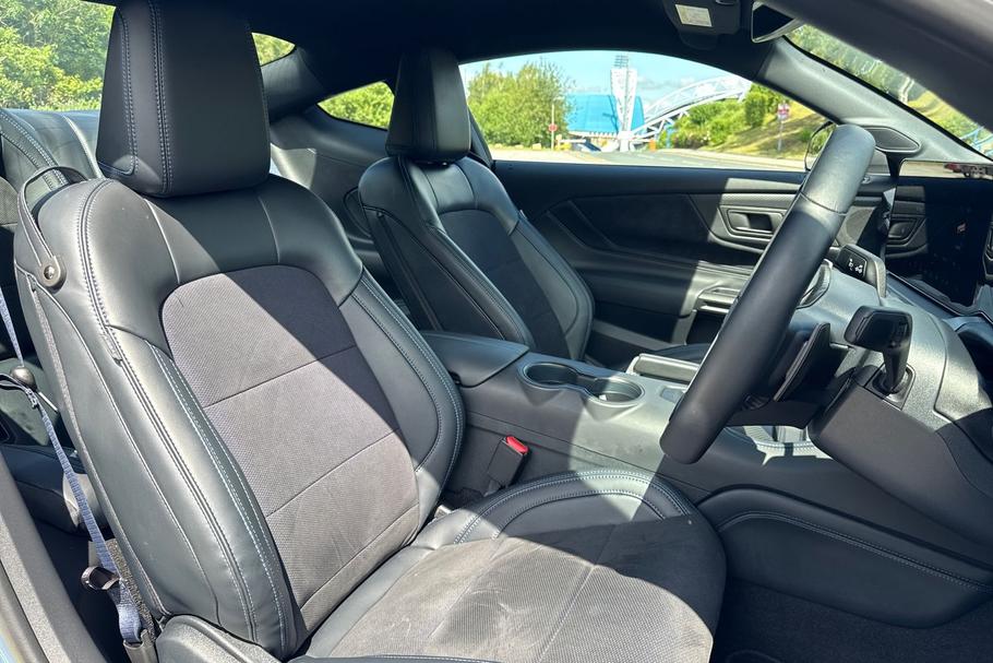 Used Ford MUSTANG 17