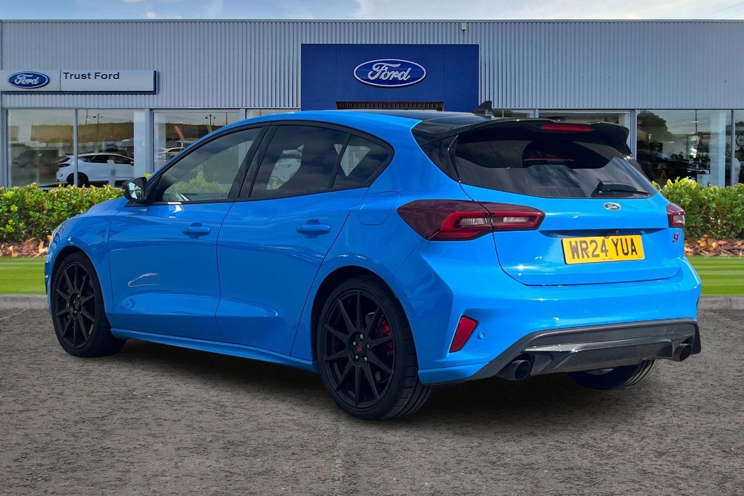 Ford FOCUS Photo 1