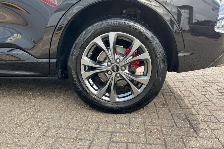 Ford KUGA Photo autoimg-d47d6ccae420995310e25086c42316256a91f070.jpg